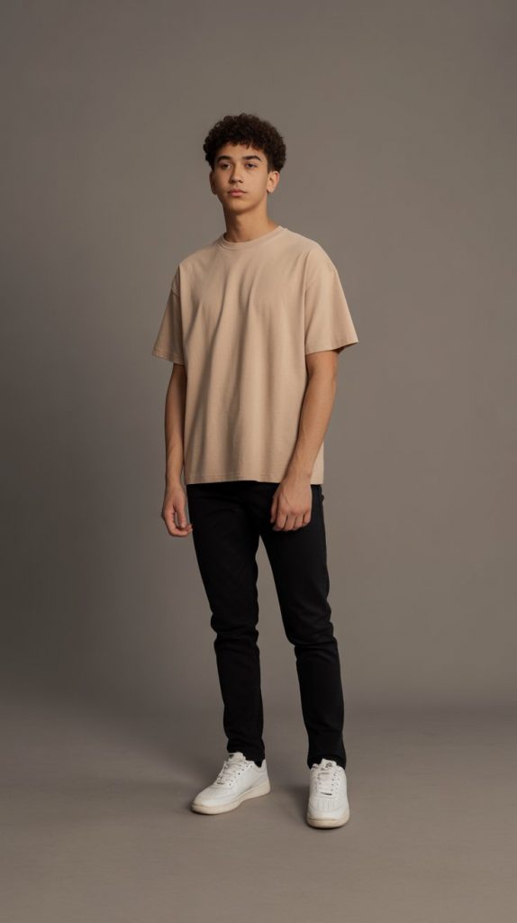 Minimalist Look: Neutral Tee + Black Pants + White Sneakers Minimalist Look: Neutral Tee + Black Pants + White Sneakers